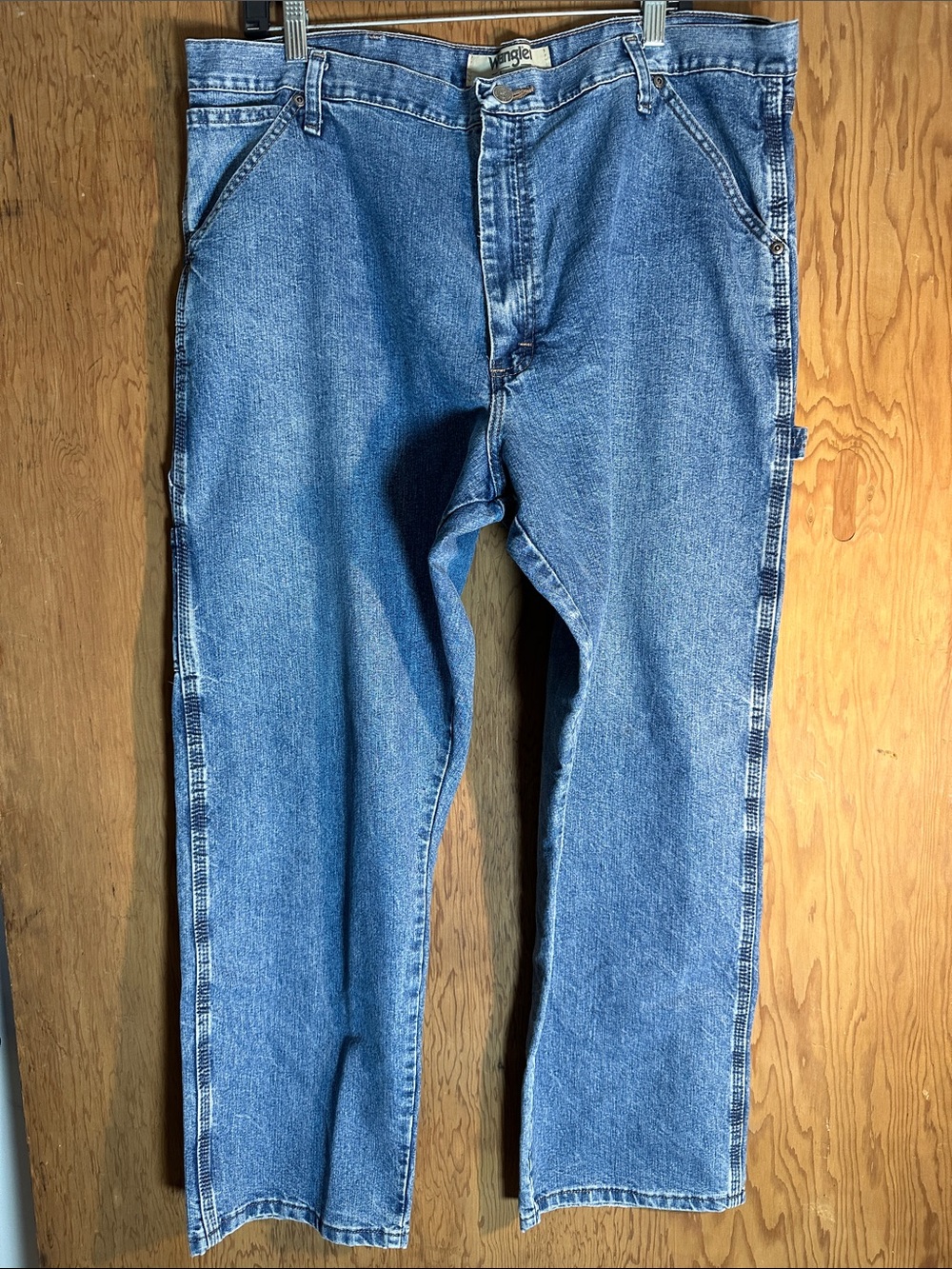 Wrangler Men's Relaxed Fit Denim Jeans in Medium Blue